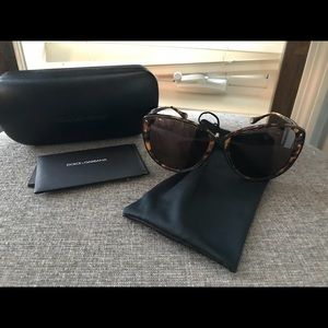 Dolce & Gabbana Cat Eye sunglasses